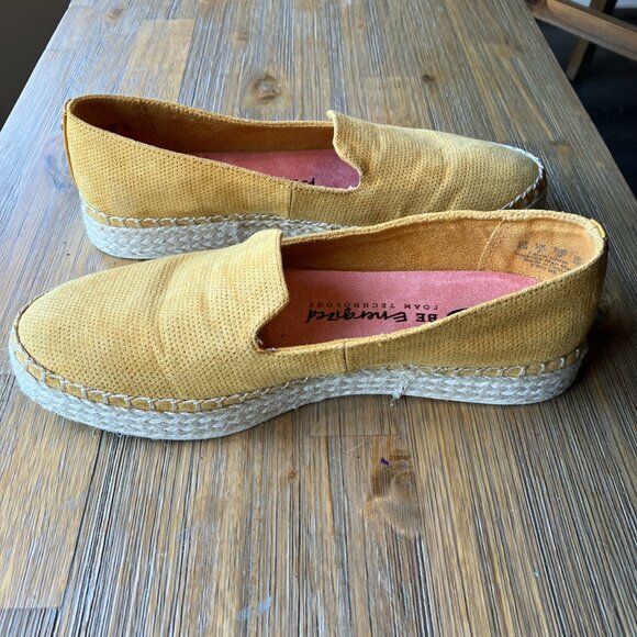 Dr. Scholls Be Energized Find Me slip on flat espadrille yellow size 6M - Picture 4 of 7